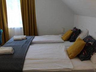 spavaca soba sa udobnim dusecima ikea, kreveti koji mogu da se sastave i rastave