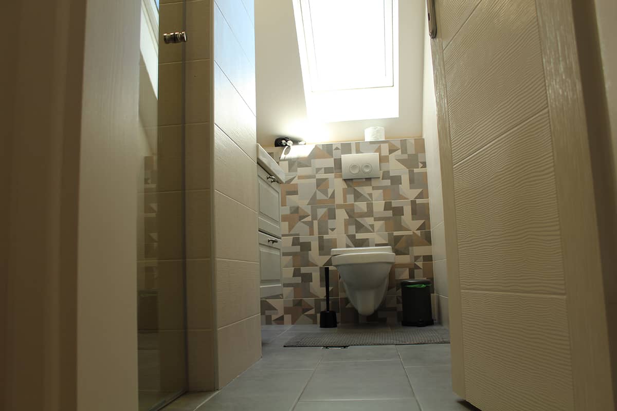moderno opremljena kupatila, ikea kupatilski namestaj, prenociste uzice, smestaj u uzicu, stan na dan apartmani